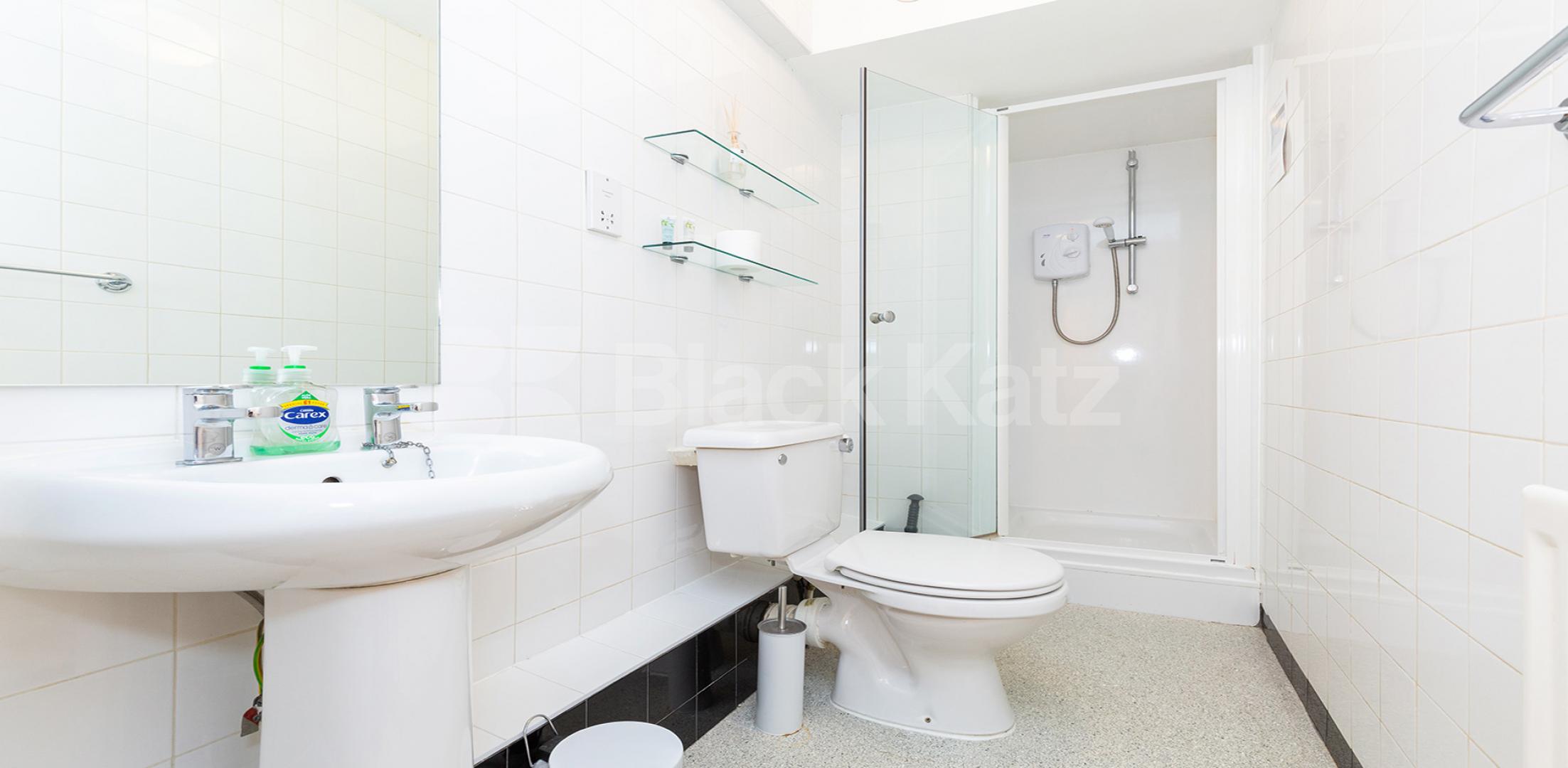 			NEW INSTRUCTION!, 2 Bedroom, 1 bath, 1 reception Flat			 Bedford Place, RUSSELL SQUARE